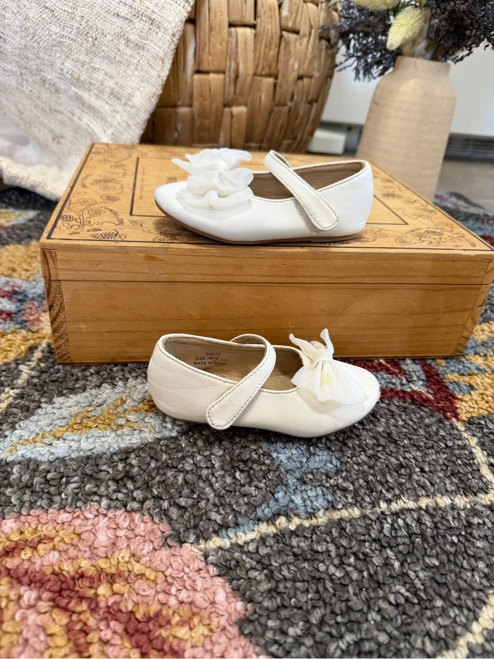 Thee Bron 7T Toddler Girl White Mary Jane Ballet Dress Shoes Bow Accent